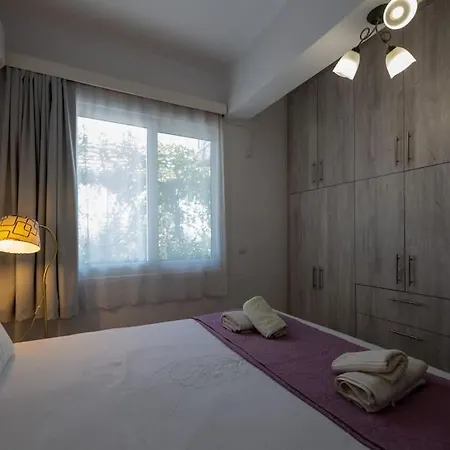 Sunset View 公寓 *